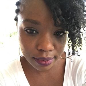 Meet your Posher, Tia